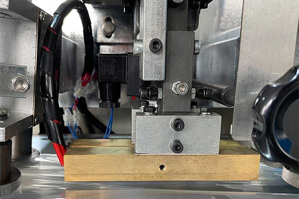 三伺服枕式香蕉免费在线视频與物料接觸部位采用30不鏽鋼製